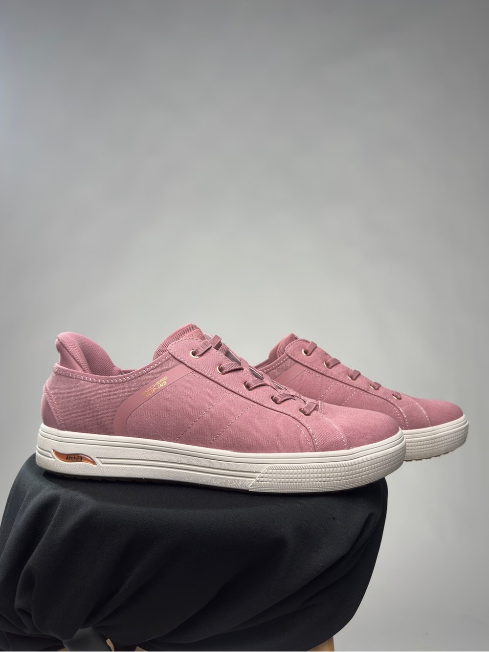 Skechers Slip In Sneakers in Pink Size 11 Women’s Shoes